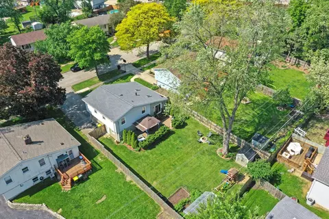 View/Area - 3800 Holly Ln, Rolling Meadows, IL 60008 photo 2 of 5