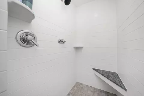 Bath - 12154 S Sinclair Dr, Plainfield, IL 60585 photo 8 of 11