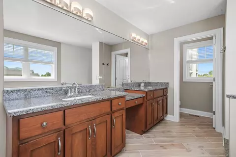 Bath - 12154 S Sinclair Dr, Plainfield, IL 60585 photo 7 of 11