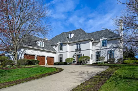 9 Hidden Lake Dr, Burr Ridge, IL 60527
