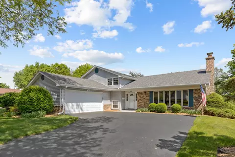 200 Red Bridge Rd, Lake Zurich, IL 60047