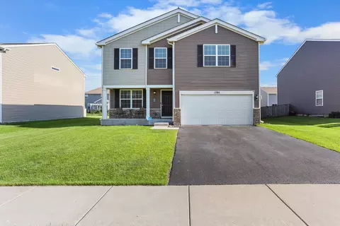1385 Crest Dr, Pingree Grove, IL 60140