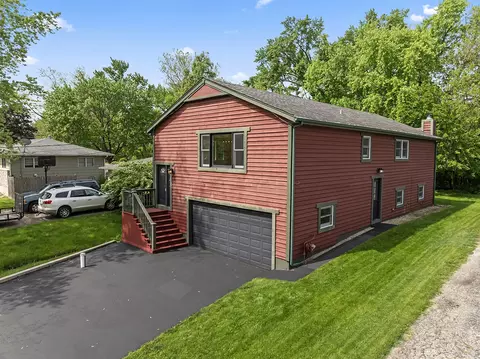 23636 N Overhill Dr, Lake Zurich, IL 60047
