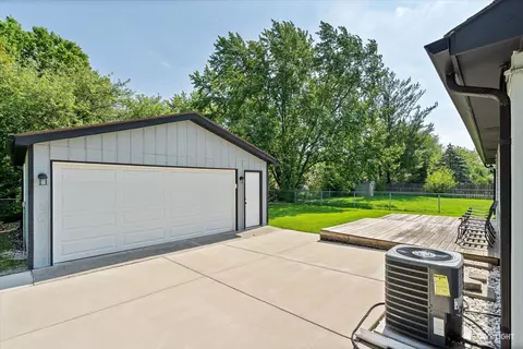 216 Plainview Dr, Bolingbrook, IL 60440 photo 19