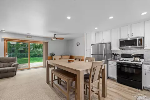 216 Plainview Dr, Bolingbrook, IL 60440 photo 9