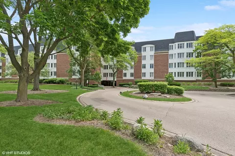 250 Lake Blvd #246, Buffalo Grove, IL 60089