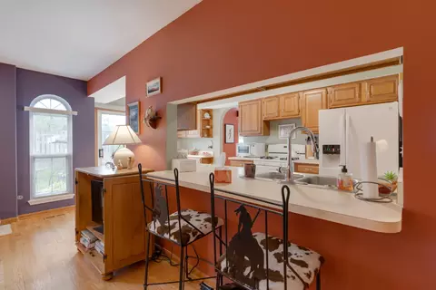 4786 Amber Cir, Hoffman Estates, IL 60192 photo 6