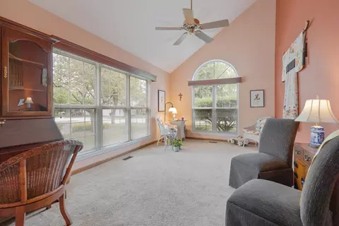 4786 Amber Cir, Hoffman Estates, IL 60192 photo 4