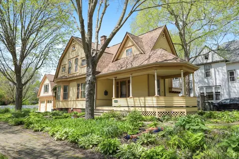 602 W High St, Urbana, IL 61801