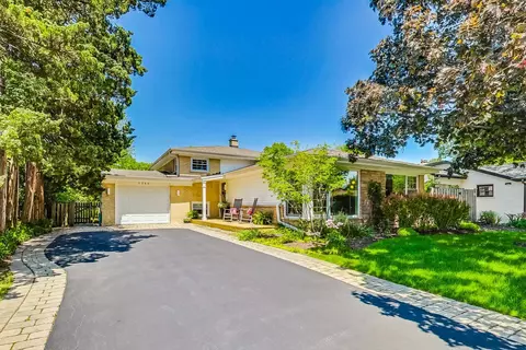 1340 Pendleton Ln, Glenview, IL 60025