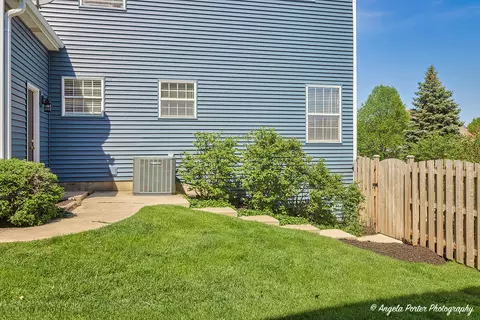 223 Edgewater Dr, Bartlett, IL 60103 photo 39
