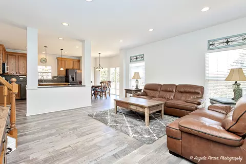 223 Edgewater Dr, Bartlett, IL 60103 photo 8