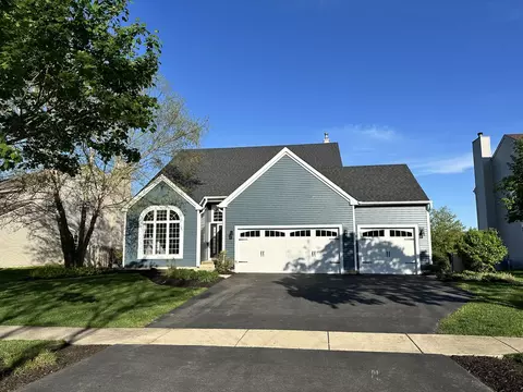 223 Edgewater Dr, Bartlett, IL 60103