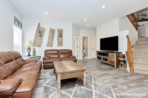 223 Edgewater Dr, Bartlett, IL 60103 photo 9