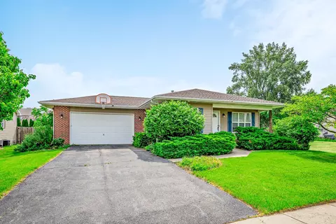 1319 Sage Ln, Harvard, IL 60033