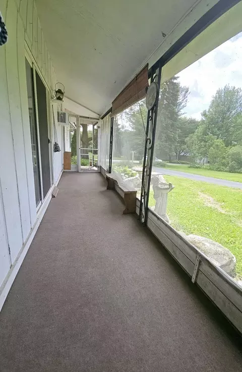 Exterior - 1335 Long St, Dixon, IL 61021 photo 3 of 11