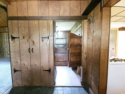 Entry Way - 1335 Long St, Dixon, IL 61021 photo 1 of 1