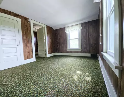 Bedroom - 1335 Long St, Dixon, IL 61021 photo 2 of 5