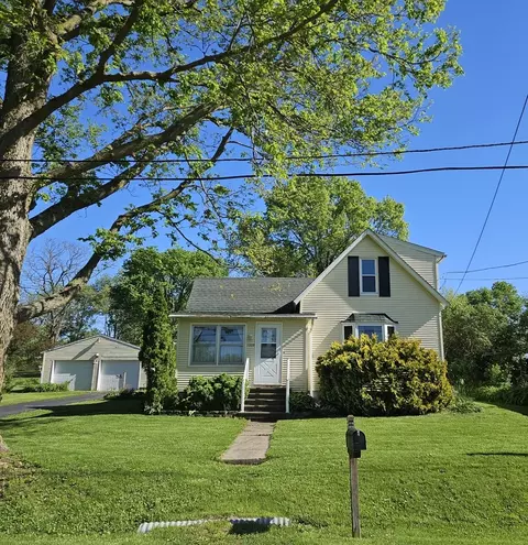 Exterior - 1335 Long St, Dixon, IL 61021 photo 11 of 11