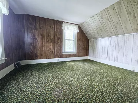 Bedroom - 1335 Long St, Dixon, IL 61021 photo 3 of 5