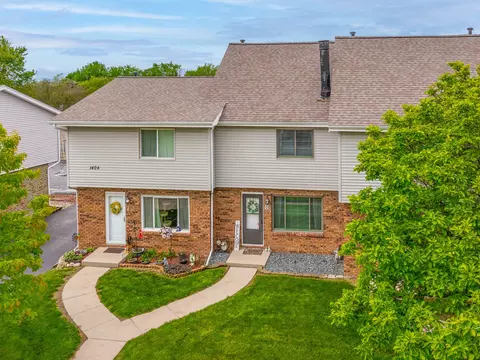 1404 Keller Rd #8, Normal, IL 61761