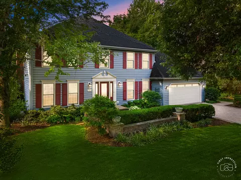 404 Prairie Knoll Dr, Naperville, IL 60565