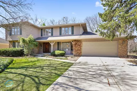 14 Sharron Ct, Hinsdale, IL 60521