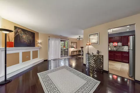 1606 C Thames Ct #C, Wheaton, IL 60189 photo 3