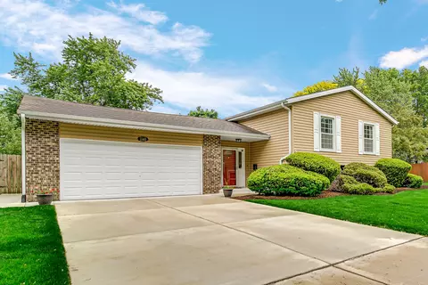 1140 Essel Ct, Wheaton, IL 60189 photo 2