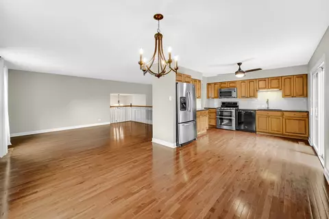 1140 Essel Ct, Wheaton, IL 60189 photo 5