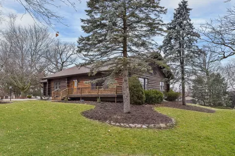 8751 E Highpoint Rd # A, Yorkville, IL 60560
