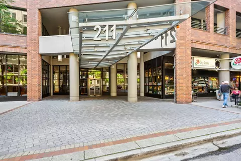 211 E Ohio St #1612, Chicago, IL 60611