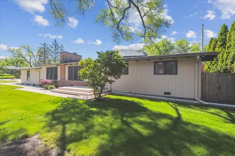 1119 Greentree Ave, Deerfield, IL 60015