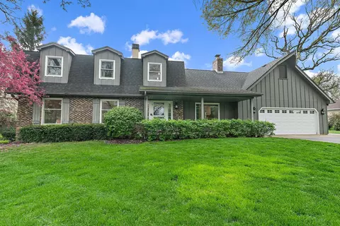 9 N880 Beckman Trl, Elgin, IL 60124