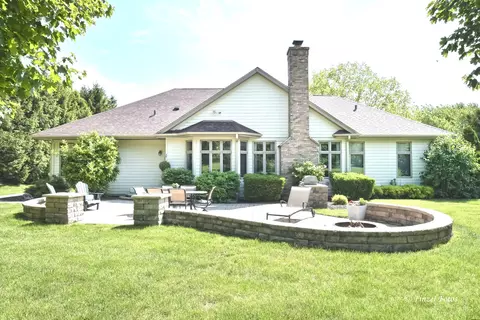 Exterior - 3015 Albert Dr, Mchenry, IL 60050 photo 4 of 5