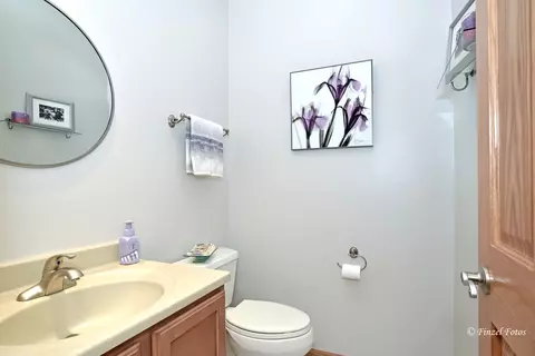 Bath - 3015 Albert Dr, Mchenry, IL 60050 photo 2 of 4