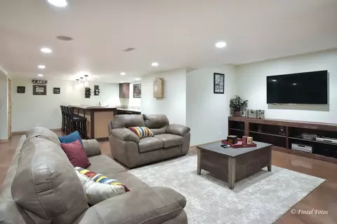 Living - 3015 Albert Dr, Mchenry, IL 60050 photo 3 of 4