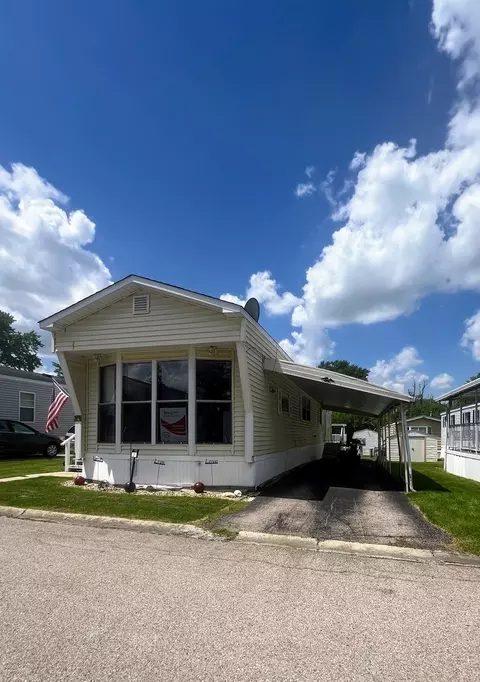 27 W370 Geneva Rd #21, West Chicago, IL 60185