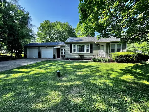 213 Seneca Ave, Rockford, IL 61102