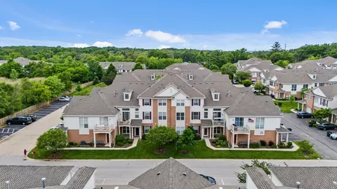 8221 Concord Ln #B, Justice, IL 60458