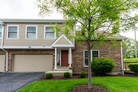 8013 Barrymore Dr, Darien, IL 60561