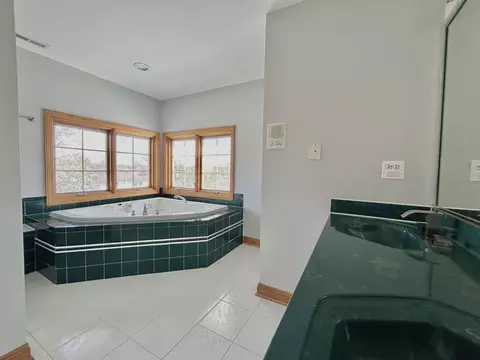 7713 Baker Ct, Darien, IL 60561 photo 17