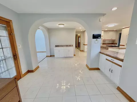 7713 Baker Ct, Darien, IL 60561 photo 7