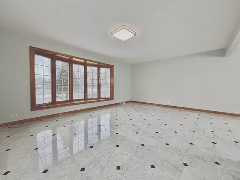 7713 Baker Ct, Darien, IL 60561 photo 13