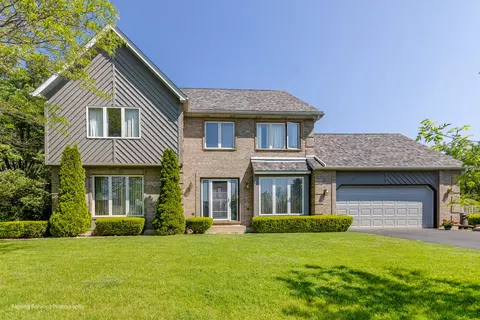 300 Fairhaven Dr, Winthrop Harbor, IL 60096