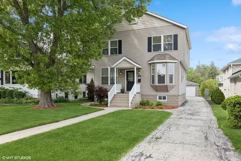 392 Blackhawk Rd, Riverside, IL 60546