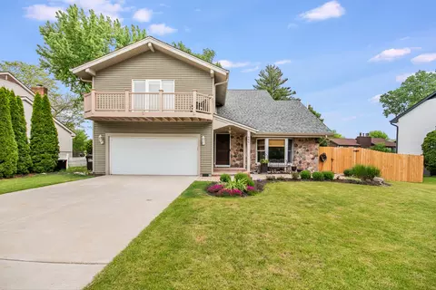 669 Tamarisk Ter, Crystal Lake, IL 60014