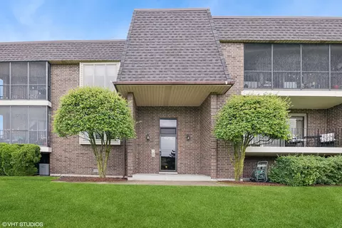 15712 Foxbend Ct #1S, Orland Park, IL 60462