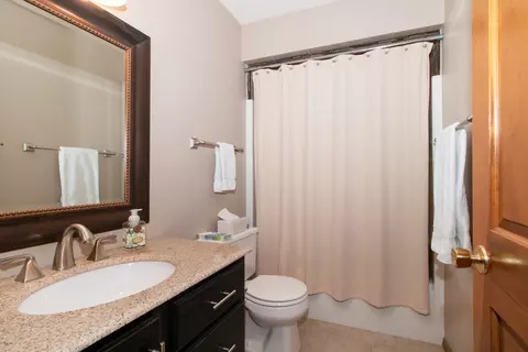 Bath - 1 Birch Ct, Normal, IL 61761 photo 2 of 4