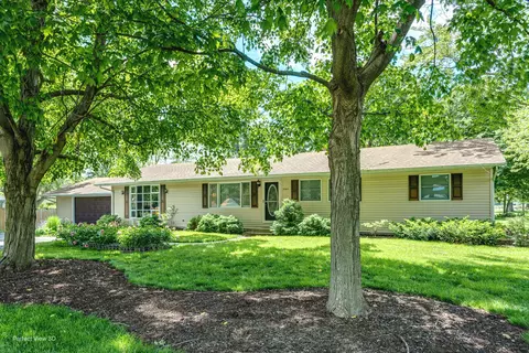 3565 Plaza Dr, Morris, IL 60450